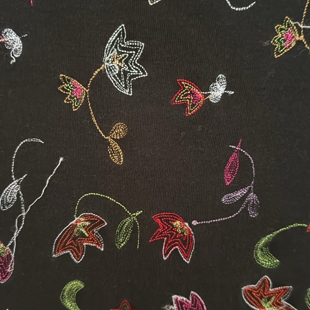 Chico's Black Embroidered Floral Women's Top - Picture 4 of 4